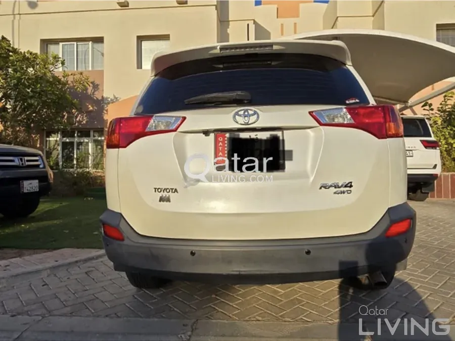 🚗 Toyota RAV4 4WD – Excellent Condition – 2015 Model